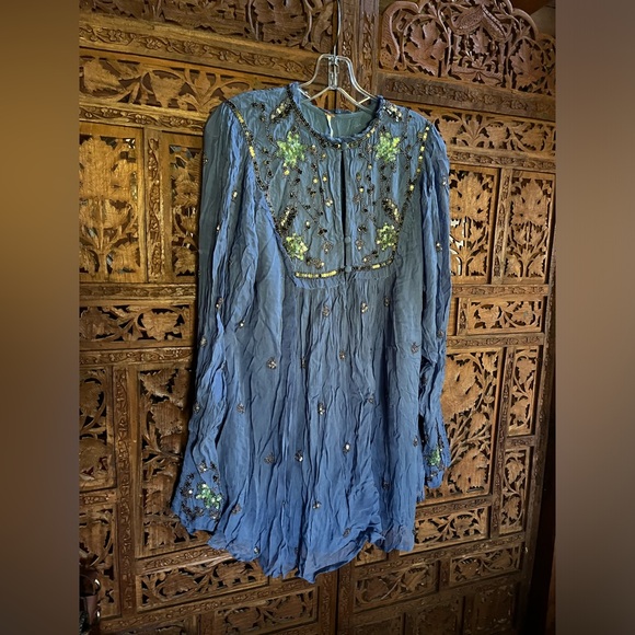 Fer People Periwinkle Blue Sequined Top - Picture 1 of 4